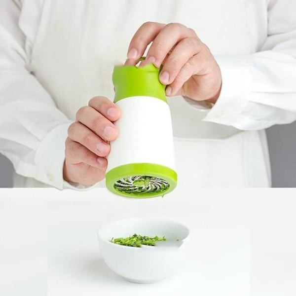 🌿 Compact Cordless Herb Chopper — Efficient Cilantro & Herb Mincer